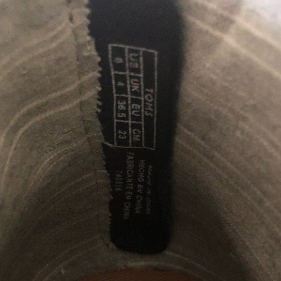 Tom’s Suede Bootie - Picture 6 of 8